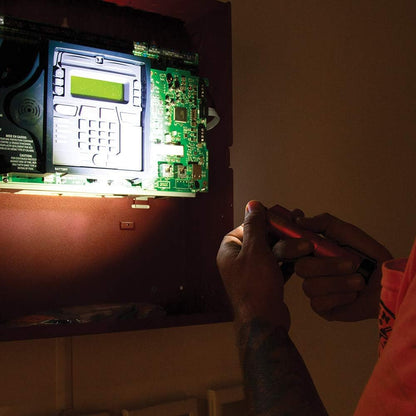 Hands-Free Brilliance For Every Jobsite — The Ultimate Magnetic Focus Flashlight
